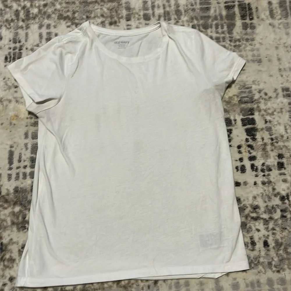 White old navy shirt - Picture 1 of 3